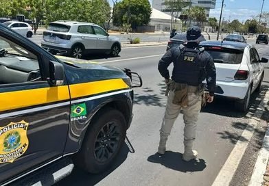 PRF identifica indícios de adulteração em automóvel durante fiscalização na BR-343, em Teresina